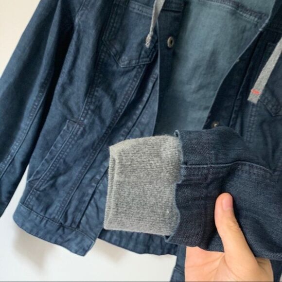 Guess Jean Jacket Size Small - Picture 4 of 7